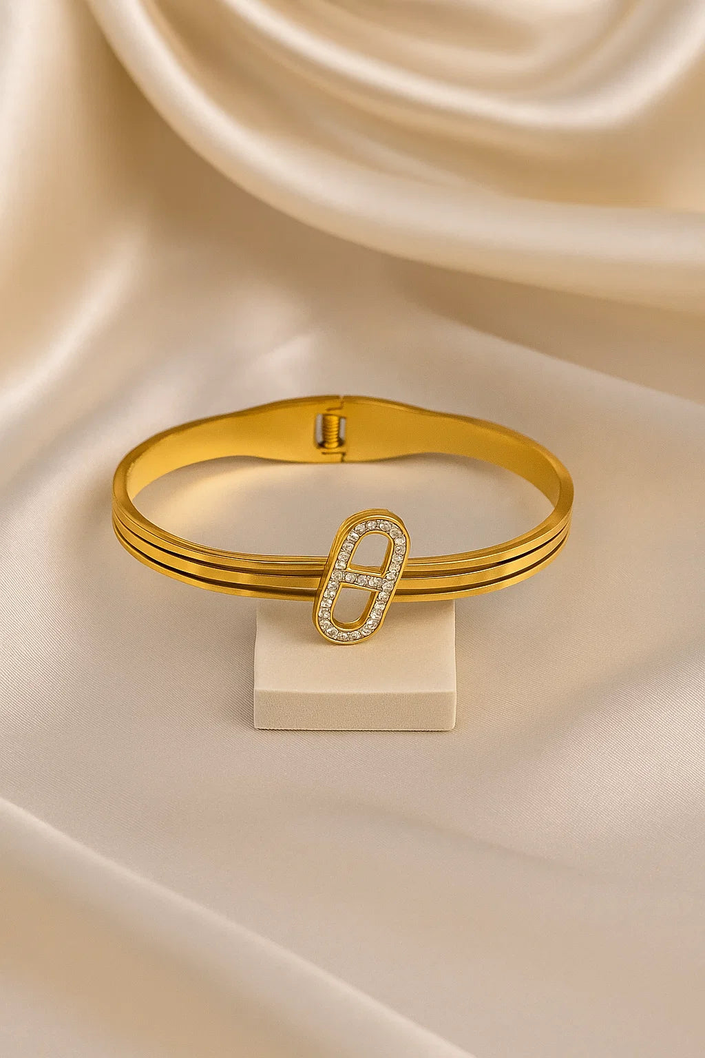 Eterna Luxe Bracelet